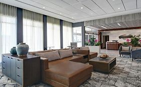 Courtyard By Marriott Hamilton